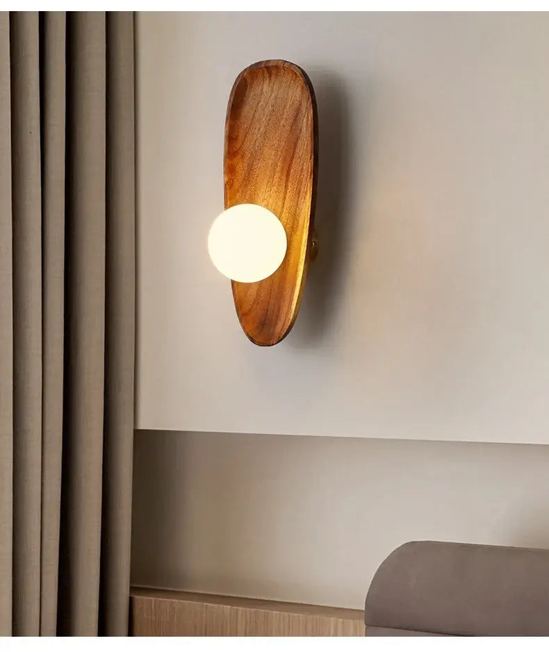 Sabu — Aplique de pared de madera con globo opal