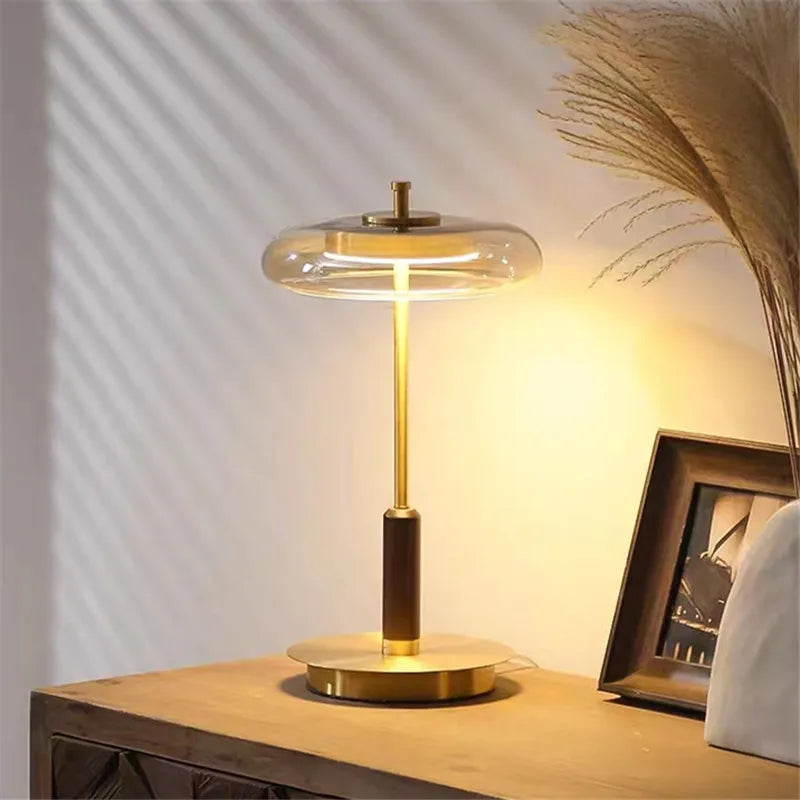 Classy — Lámpara de mesa retro de vidrio ámbar dorado