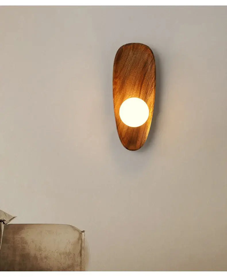 Sabu — Aplique de pared de madera con globo opal