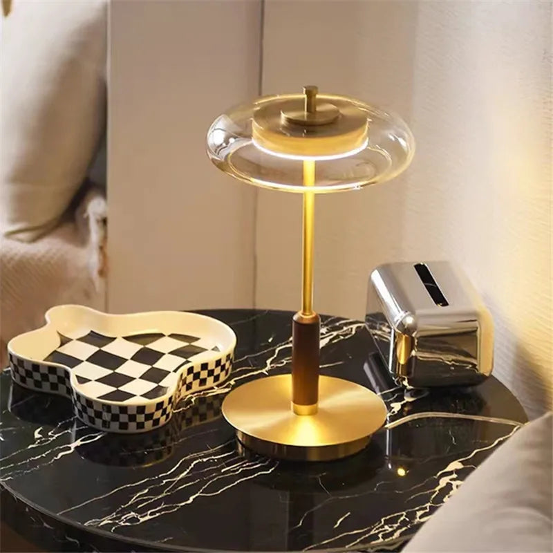 Classy — Lámpara de mesa retro de vidrio ámbar dorado